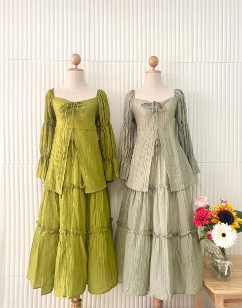 Wide Neck Lace Long Sleeves Slit Tops With Tiered Long Skirts
